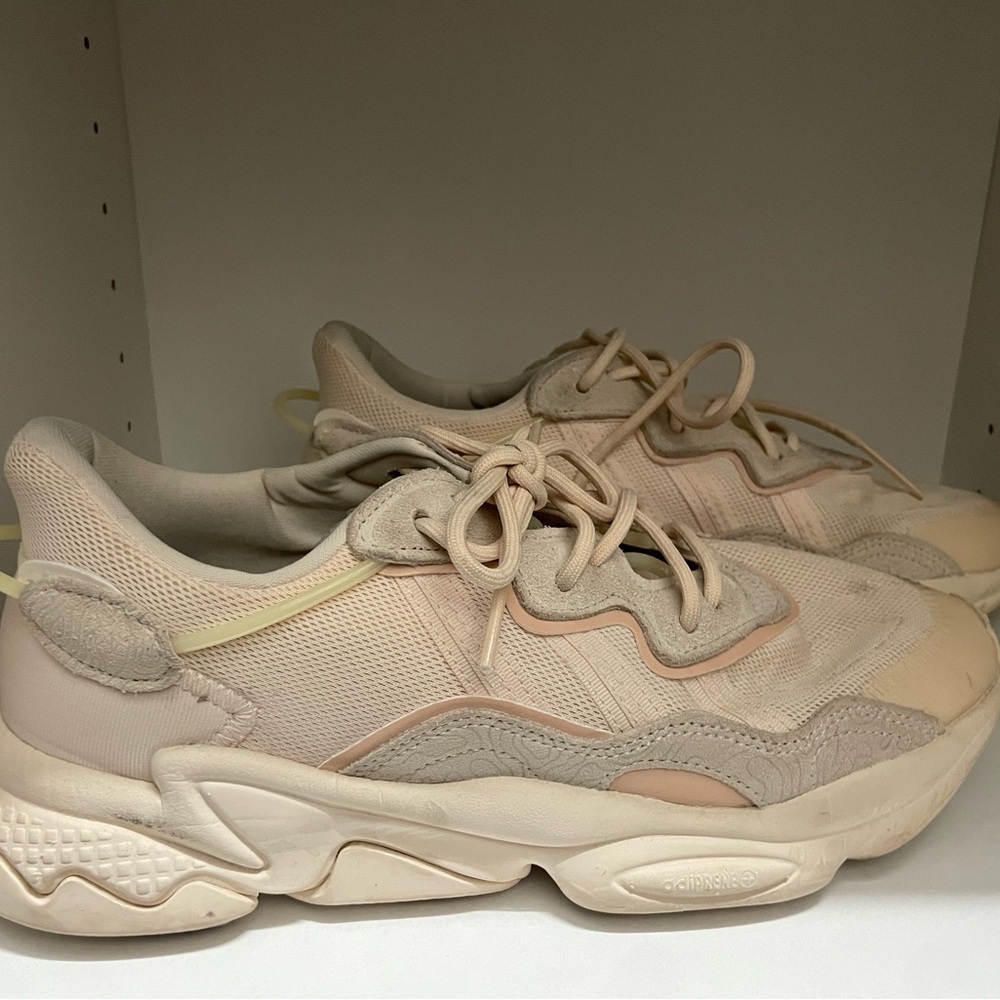 Adidas Ozweego women size 10.5